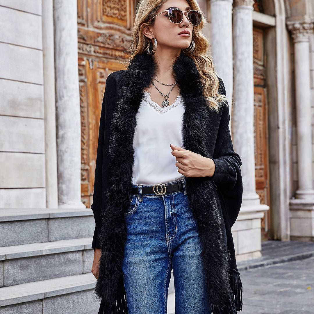 Viviane Milano - Cardigan with fur collar and fringes 